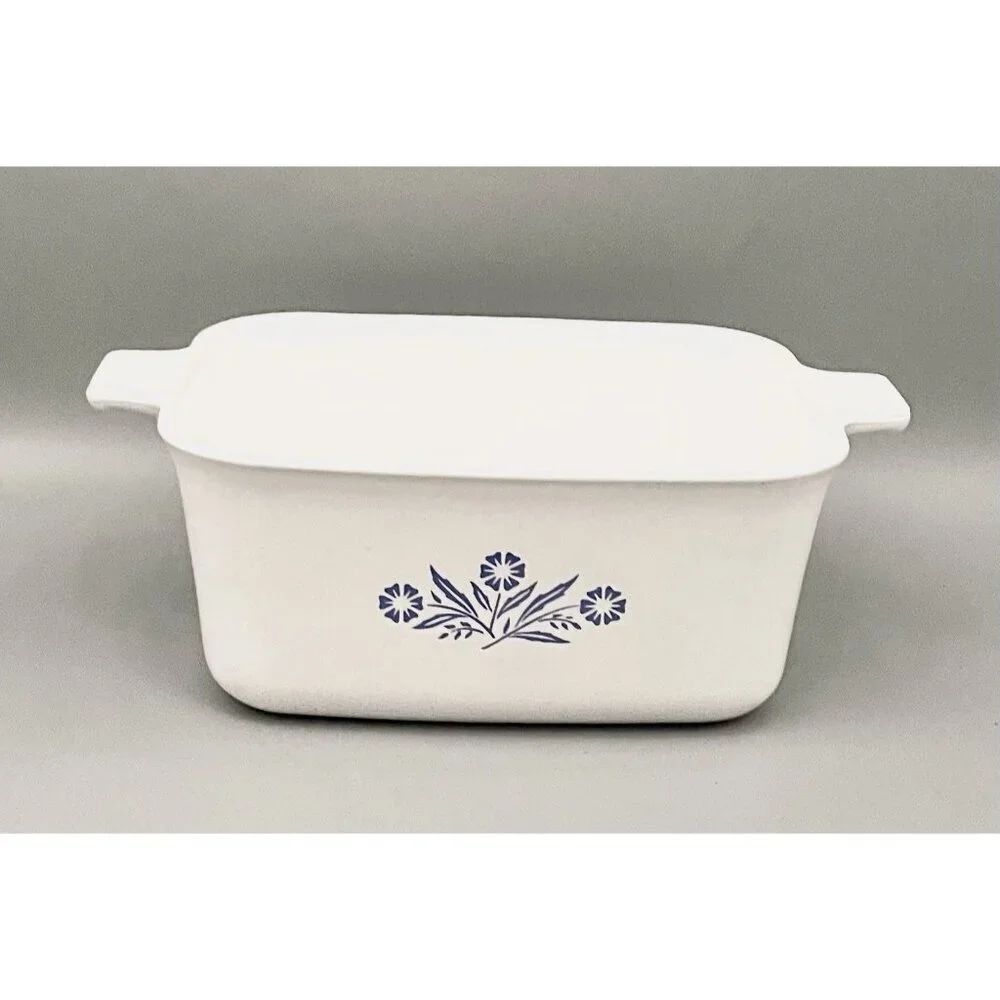 Retro 1960s Corning Ware P-4-B Blue Cornflower 1.5 Qt Casserole Dish No Lid EUC